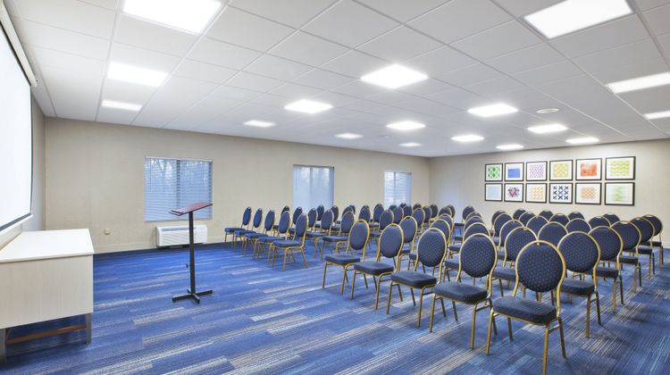 Holiday Inn Express & Suites Niles Meeting