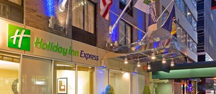Holiday Inn Express NYC Wall Street Exterior