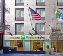 Holiday Inn Express NYC Wall Street Exterior