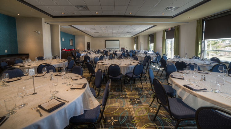 Holiday Inn Express & Stes Spruce Grove Meeting