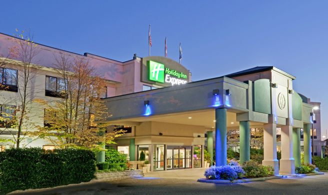 Holiday Inn Express Exterior