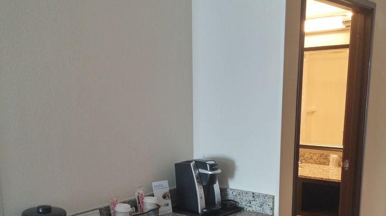 <b>Holiday Inn Express & Suites Room</b>. Images powered by <a href="https://www.leonardoworldwide.com/" title="Leonardo Worldwide" target="_blank">Leonardo</a>.