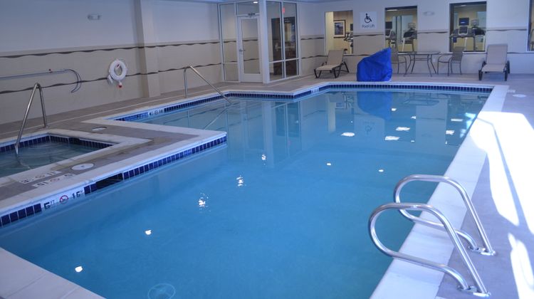 Holiday Inn Express & Suites Pool