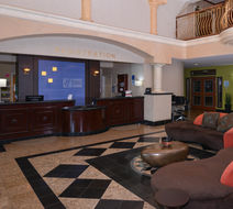 Holiday Inn Express & Suites Lobby