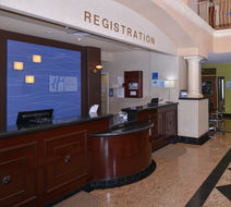 Holiday Inn Express & Suites Lobby