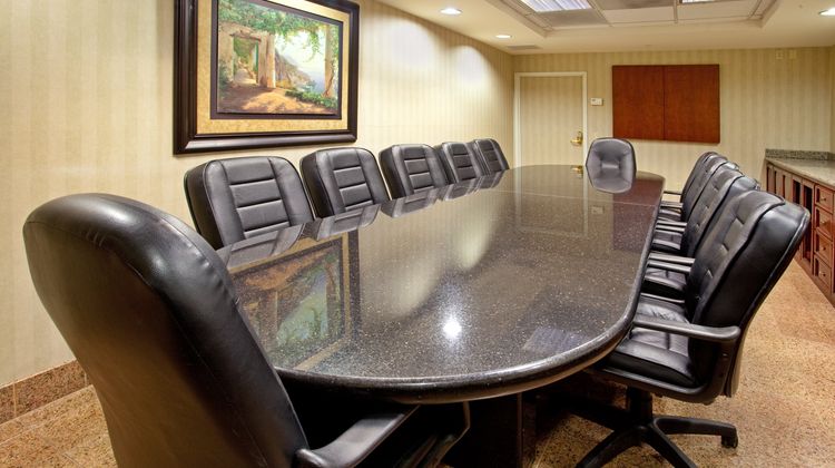 Holiday Inn Express & Suites Meeting