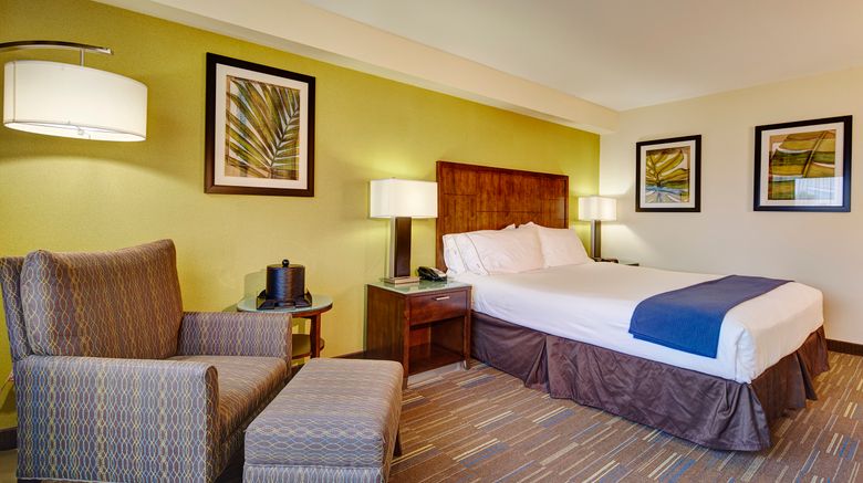 <b>Holiday Inn Express San Diego South Room</b>. Images powered by <a href="https://www.leonardoworldwide.com/" title="Leonardo Worldwide" target="_blank">Leonardo</a>.