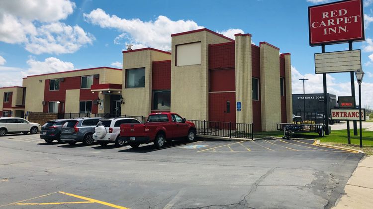 Red Carpet Inn Exterior