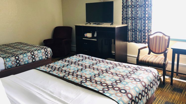 Red Carpet Inn Room