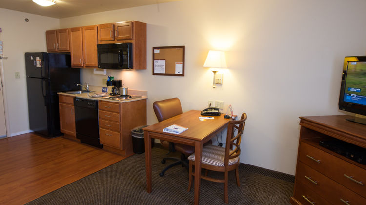 Candlewood Suites Springfield Room