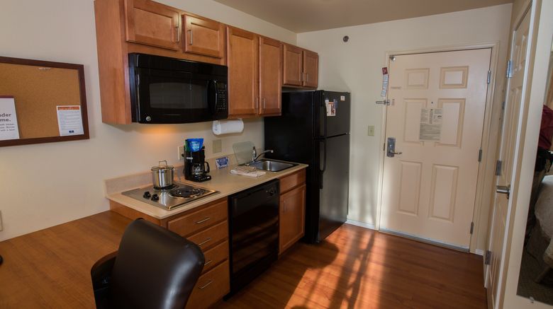 <b>Candlewood Suites Springfield Room</b>. Images powered by <a href="https://www.leonardoworldwide.com/" title="Leonardo Worldwide" target="_blank">Leonardo</a>.