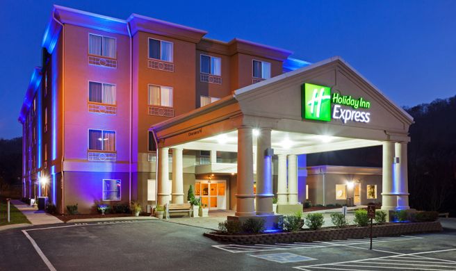 Holiday Inn Express & Suites Pikeville Exterior