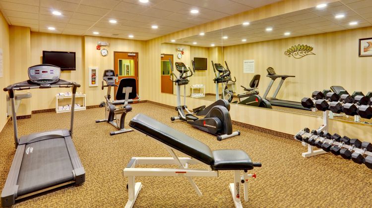 Holiday Inn Express & Suites Byram Health Club
