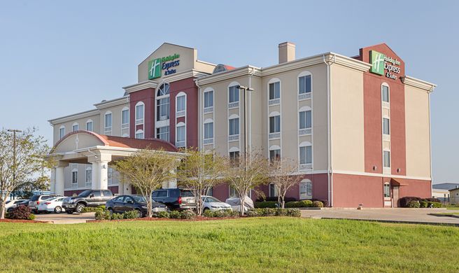 Holiday Inn Express & Suites Byram Exterior