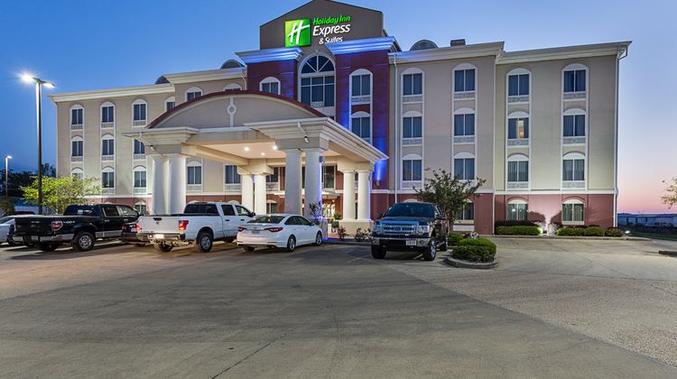 Holiday Inn Express & Suites Byram Exterior