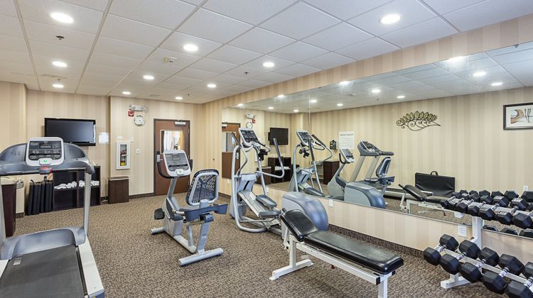 Holiday Inn Express & Suites Byram Health Club
