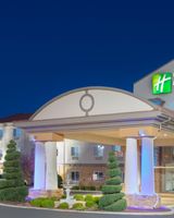 Holiday Inn Express Hotel & Suites