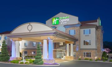 Holiday Inn Express Hotel & Suites