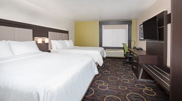 Holiday Inn Express Hotel & Suites Room