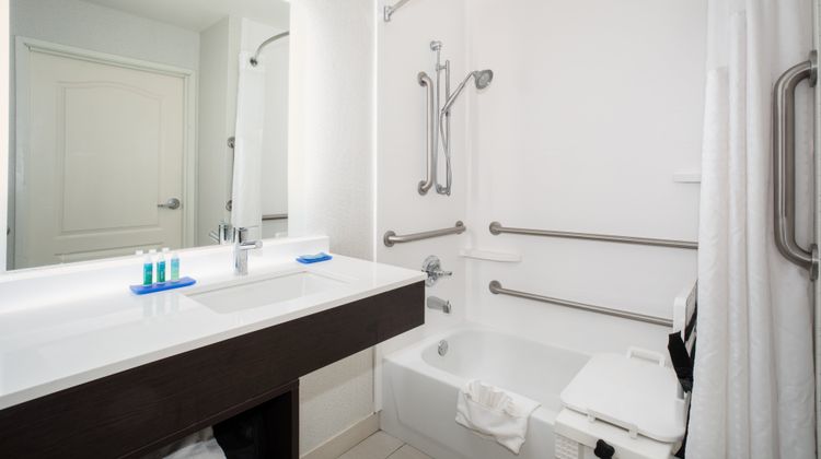 Holiday Inn Express Hotel & Suites Room