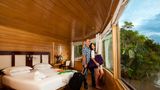 <b>Delfin Amazon Cruises Suite</b>. Images powered by <a href="https://www.leonardoworldwide.com/" title="Leonardo Worldwide" target="_blank">Leonardo</a>.
