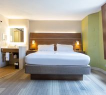 Holiday Inn Express New Orleans Downtown Room