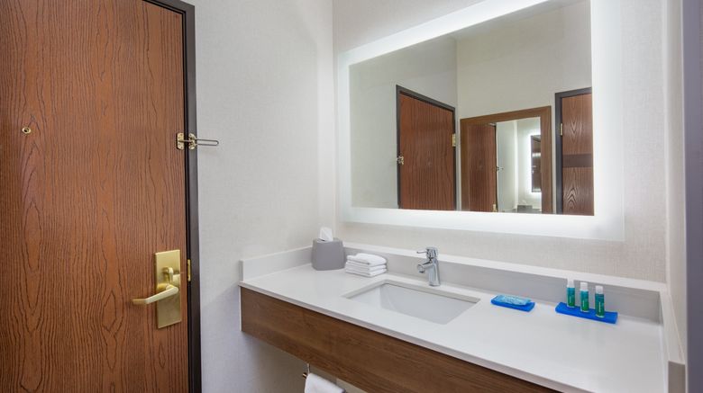 <b>Holiday Inn Express Room</b>. Images powered by <a href="https://www.leonardoworldwide.com/" title="Leonardo Worldwide" target="_blank">Leonardo</a>.