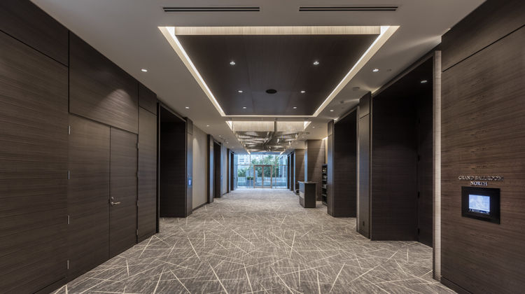 Paradox Hotel Vancouver Meeting
