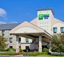 Holiday Inn Express Elkhart Exterior