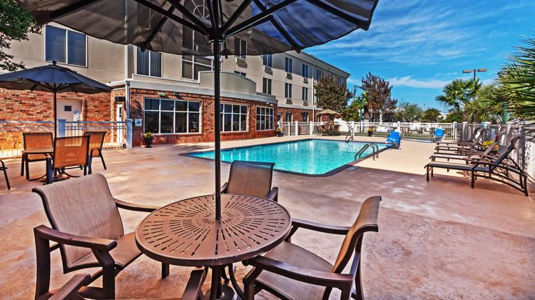 Holiday Inn Express & Suites Eagle Pass Pool