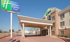 Holiday Inn Express & Suites Eagle Pass