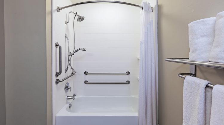 Holiday Inn Express & Suites Eagle Pass Room