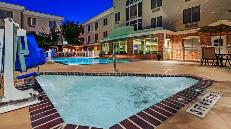 <b>Holiday Inn Express & Suites Eagle Pass Pool</b>. Images powered by <a href="https://www.leonardoworldwide.com/" title="Leonardo Worldwide" target="_blank">Leonardo</a>.