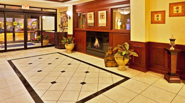 Holiday Inn Express Hotel & Suites Lobby