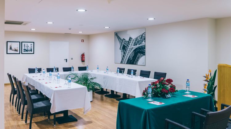 Hotel Raga Meeting