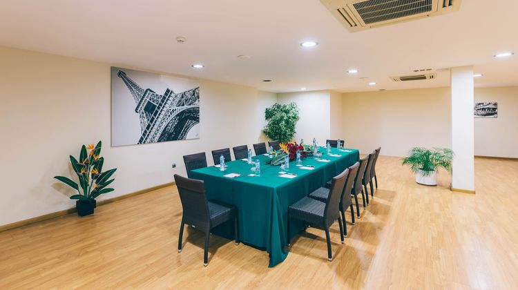 Hotel Raga Meeting