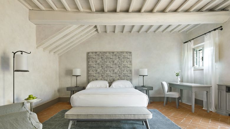 <b>Como Castello del Nero Room</b>. Images powered by <a href="https://www.leonardoworldwide.com/" title="Leonardo Worldwide" target="_blank">Leonardo</a>.