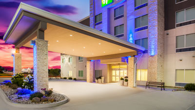 Holiday Inn Express/Suites Litchfield W