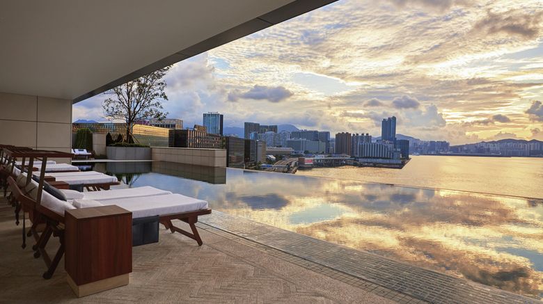 <b>Rosewood Hong Kong Pool</b>. Images powered by <a href="https://www.leonardoworldwide.com/" title="Leonardo Worldwide" target="_blank">Leonardo</a>.