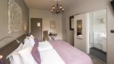 Klokkenhof Hotel Room