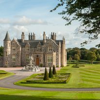 Trump MacLeod House & Lodge