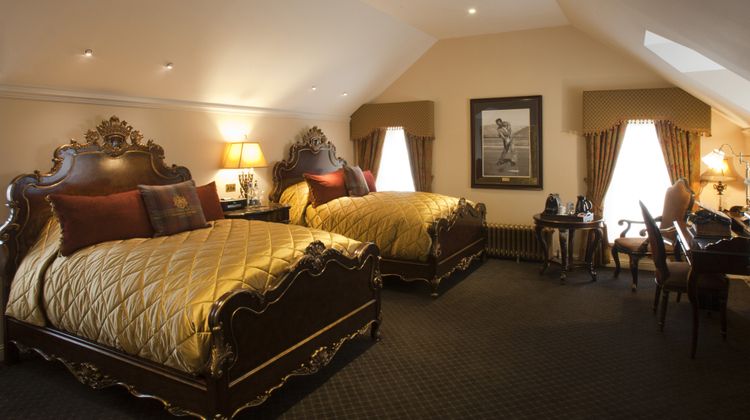 Trump MacLeod House & Lodge Room