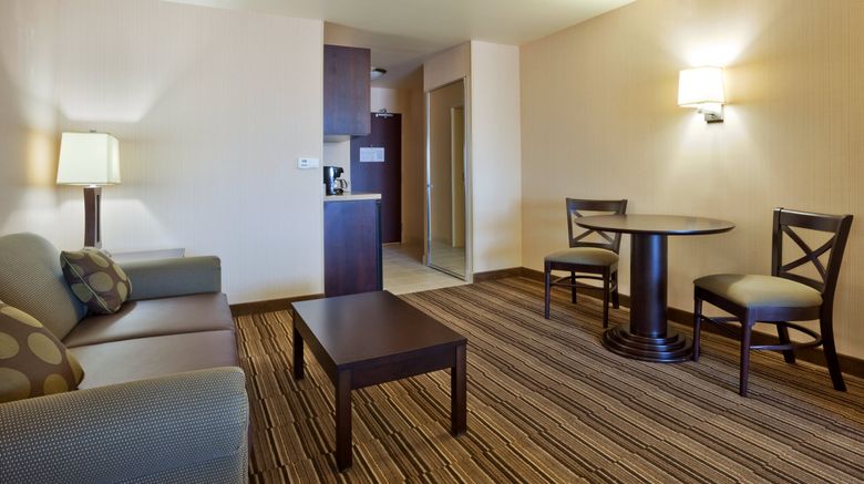 <b>Holiday Inn Express Hotel & Suites South Suite</b>. Images powered by <a href="https://www.leonardoworldwide.com/" title="Leonardo Worldwide" target="_blank">Leonardo</a>.