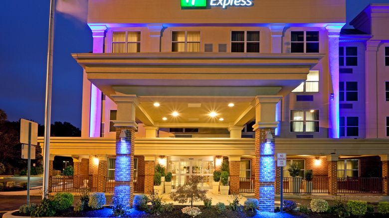 <b>Holiday Inn Express & Suites Woodbridge Exterior</b>. Images powered by <a href="https://www.leonardoworldwide.com/" title="Leonardo Worldwide" target="_blank">Leonardo</a>.
