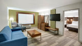 Holiday Inn Express & Suites Woodbridge Suite