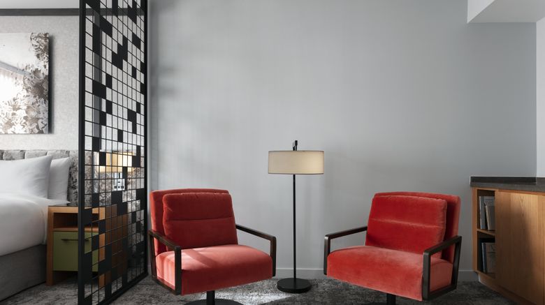 <b>Loews Chicago O'Hare Hotel Suite</b>. Images powered by <a href="https://www.leonardoworldwide.com/" title="Leonardo Worldwide" target="_blank">Leonardo</a>.