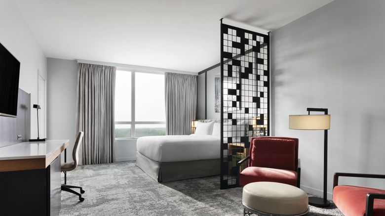 <b>Loews Chicago O'Hare Hotel Suite</b>. Images powered by <a href="https://www.leonardoworldwide.com/" title="Leonardo Worldwide" target="_blank">Leonardo</a>.