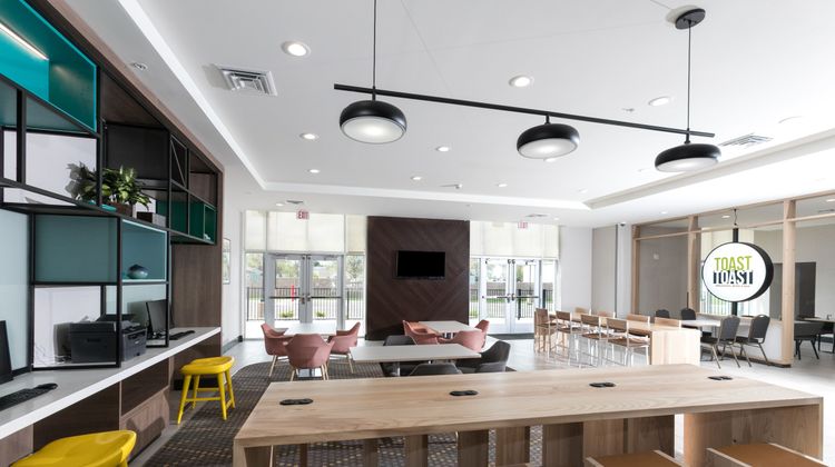 Holiday Inn & Suites Mount Pleasant Lobby