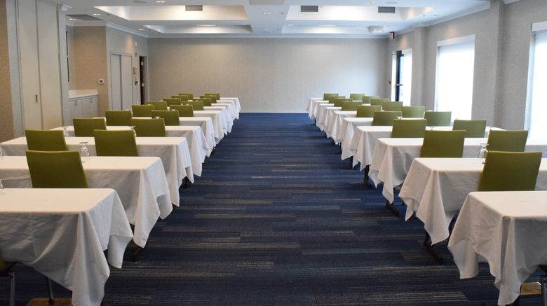 <b>Holiday Inn Express Hotel & Suites Ballroom</b>. Images powered by <a href="https://www.leonardoworldwide.com/" title="Leonardo Worldwide" target="_blank">Leonardo</a>.