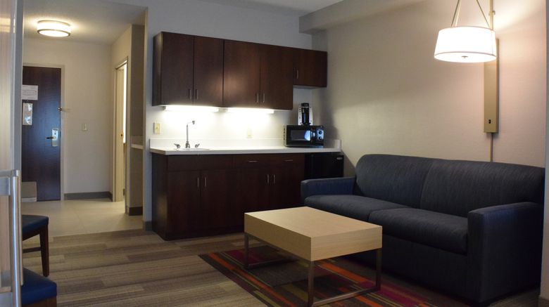 <b>Holiday Inn Express Hotel & Suites Suite</b>. Images powered by <a href="https://www.leonardoworldwide.com/" title="Leonardo Worldwide" target="_blank">Leonardo</a>.
